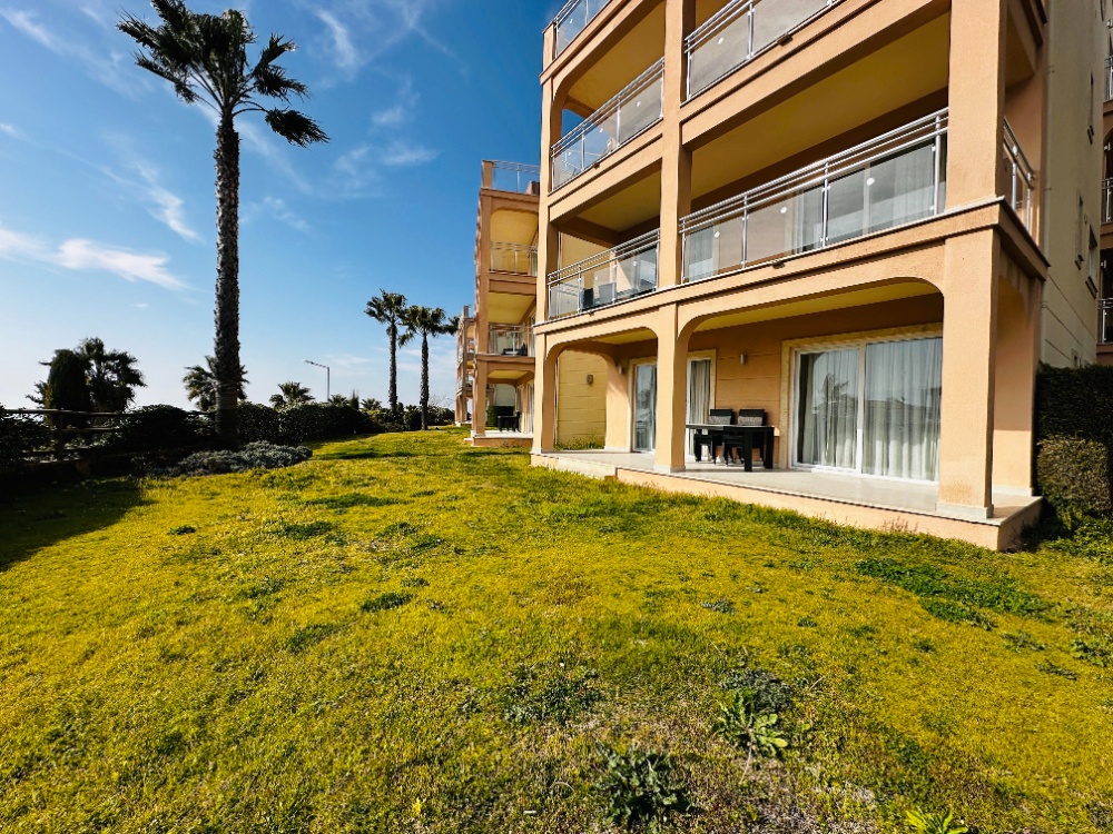 Garden Apartment with Sea Views