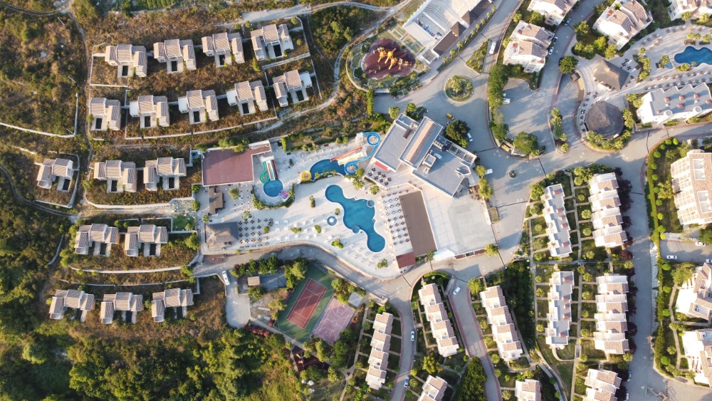 2 Bedroom Golf Apartment 