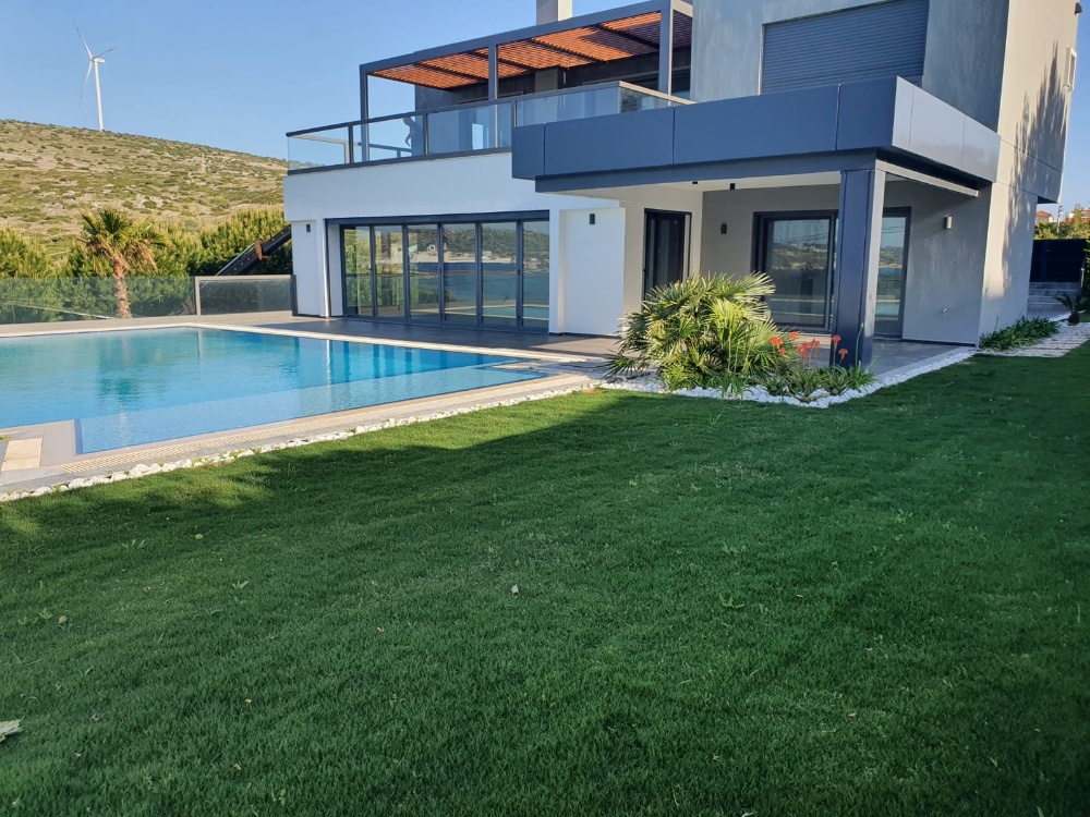 5 Bed Villa by the Sea for Sale in Cesme