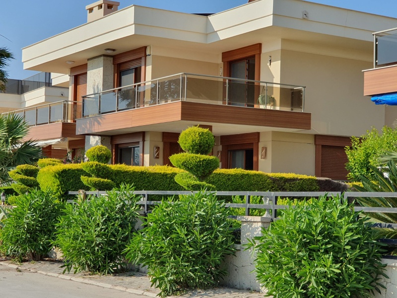 Pasalimani Beachfront Villa for Sale in Cesme