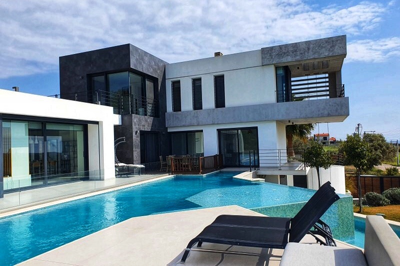 Luxury Modern Villa with Private Pool in Cesme for Sale